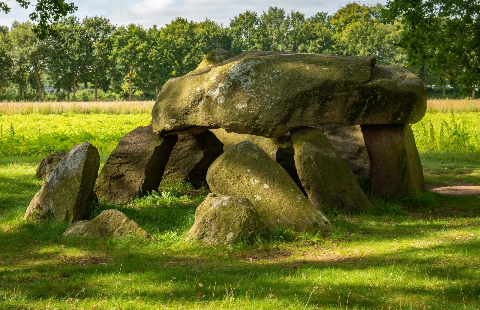 De historische Hunnenbedden in de gemeente