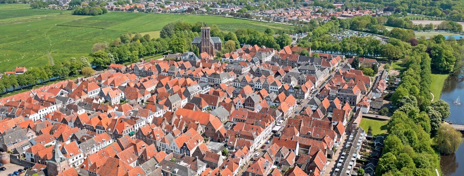Zicht op de historische binnenstad van Elburg