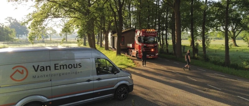 Transport en plaatsing van de modulaire woning op de kavel