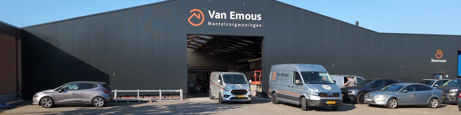 Onze productiehal waar de mantelzorgwoningen gebouwd worden