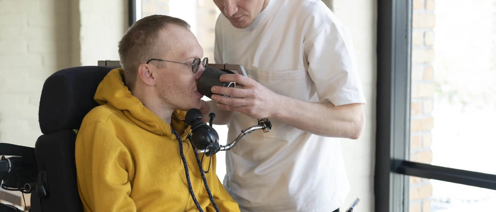 Man verzorgt zijn broer